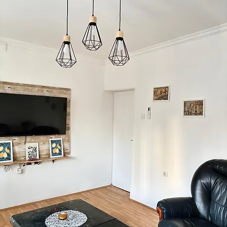 Nina 2 Banovo Brdo * Belgrád